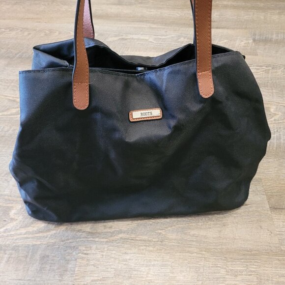 ROOTS | Nylon Tote Bag - Picture 2 of 10